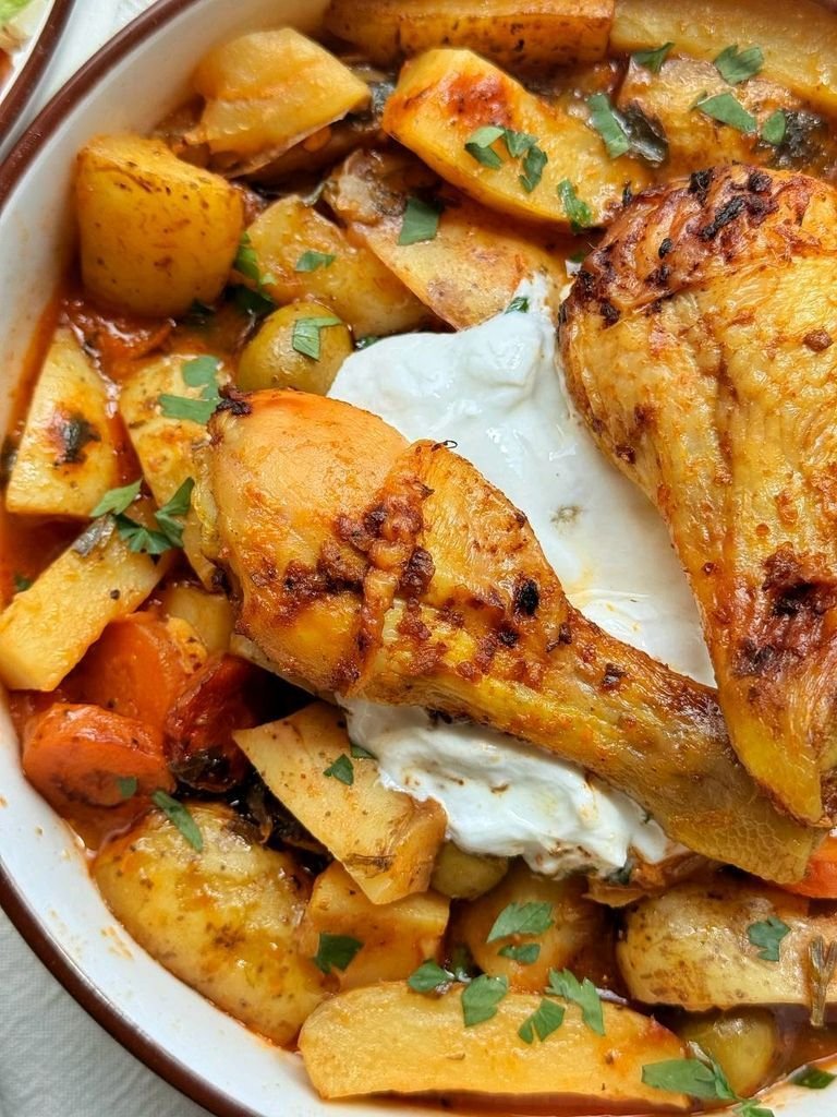 Chicken drumsticks with potatoes