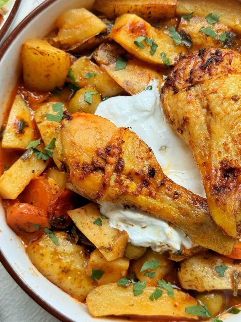 Chicken drumsticks with potatoes