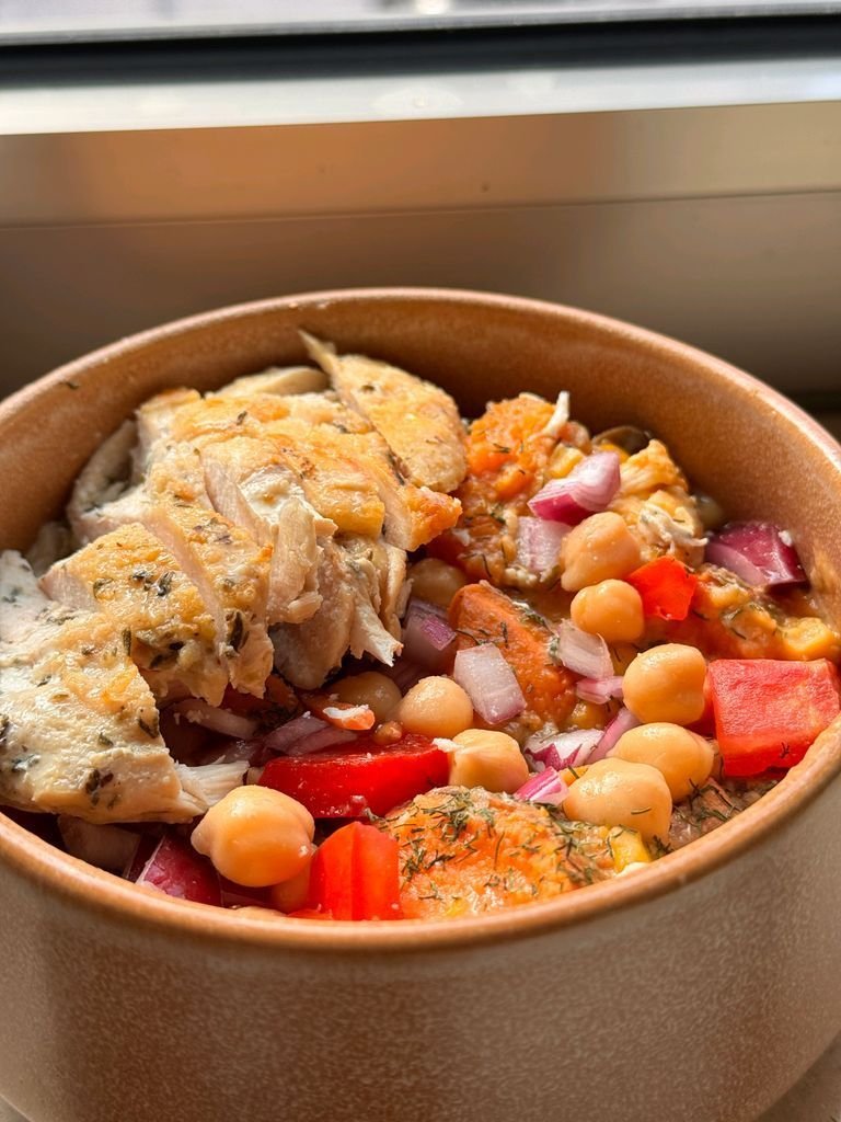Sweet potato with chicken and cheese sauce