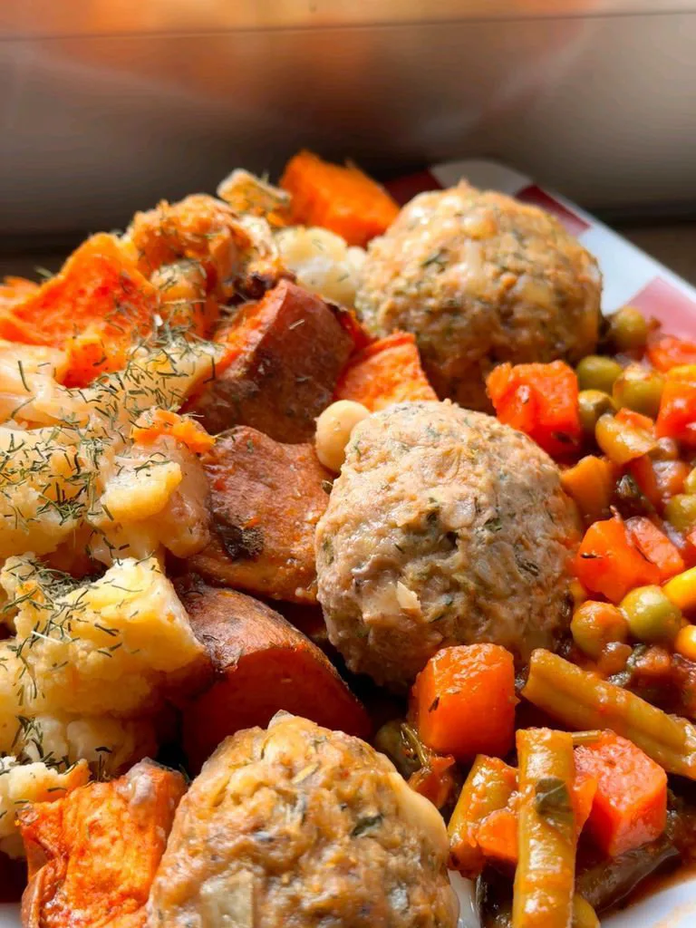 Sweet potato with tomato sauce and meatballs