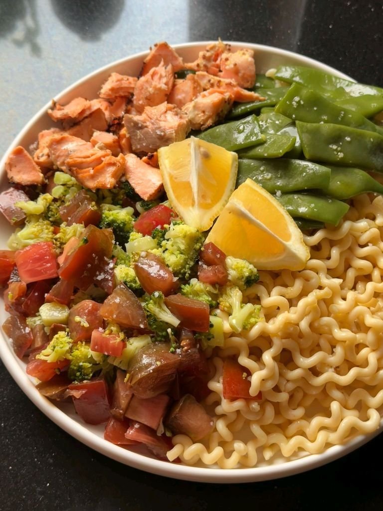 Pasta salad with turkey