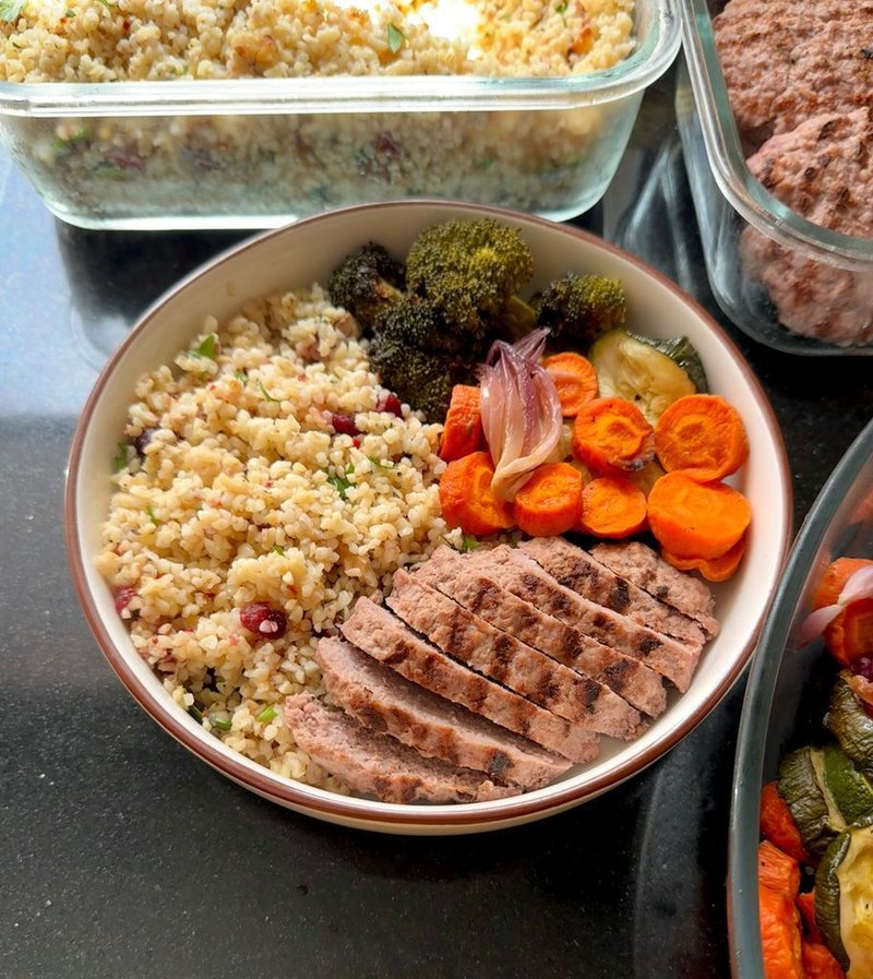 Bulgur with Vegetables and Burger Patty