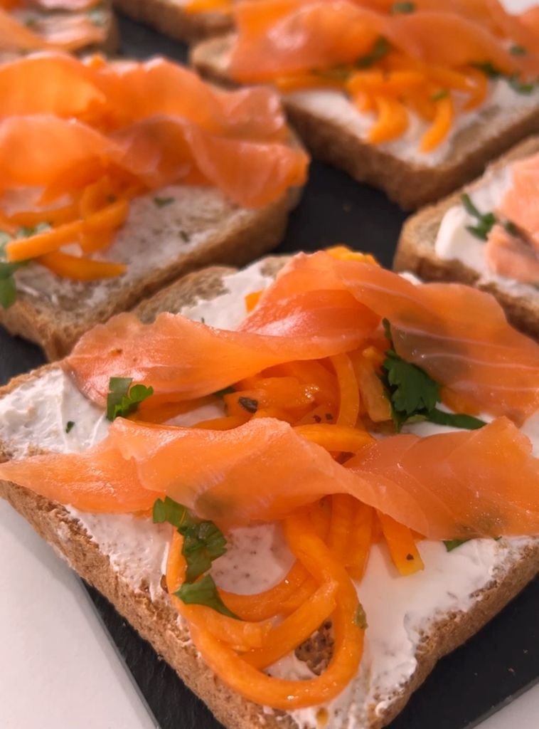 Salmon toasts