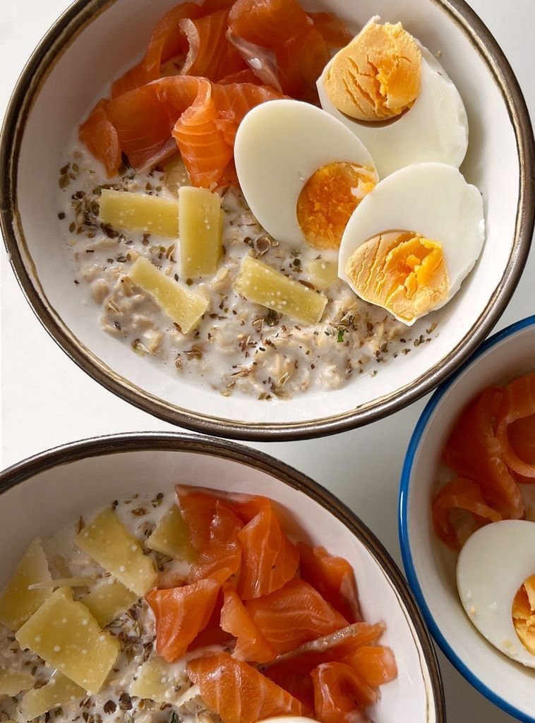 Cheesy oatmeal with fish