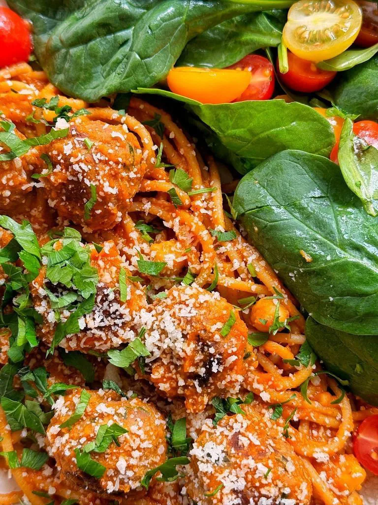 Spaghetti with Meatballs and Salad