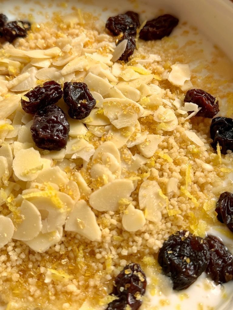 Yogurt with couscous and raisins