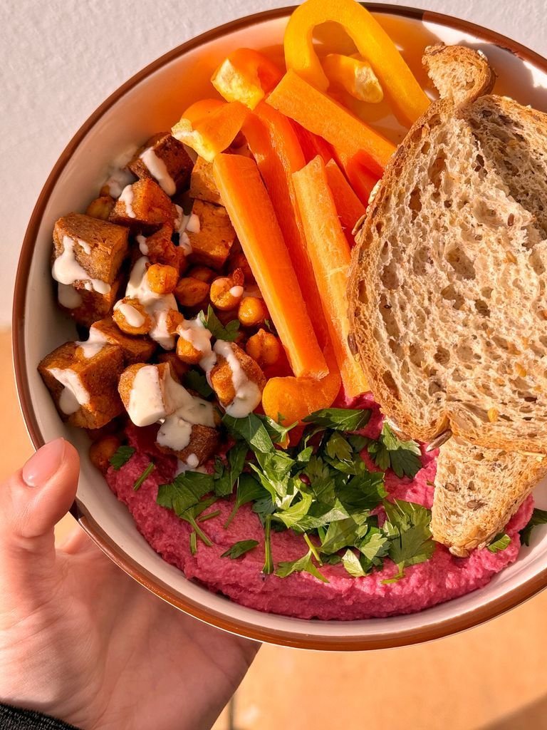 Hummus with Tofu and Vegetable Sticks